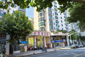【上海将大面积封控消息不实/上海封了多少小区】